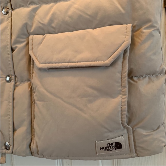 The Northface Down Sierra Vest In Dove Gray - Picture 4 of 6
